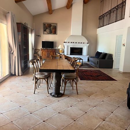 Domaine De La Font Des Peres - Teritoria Hotel Le Beausset Luaran gambar