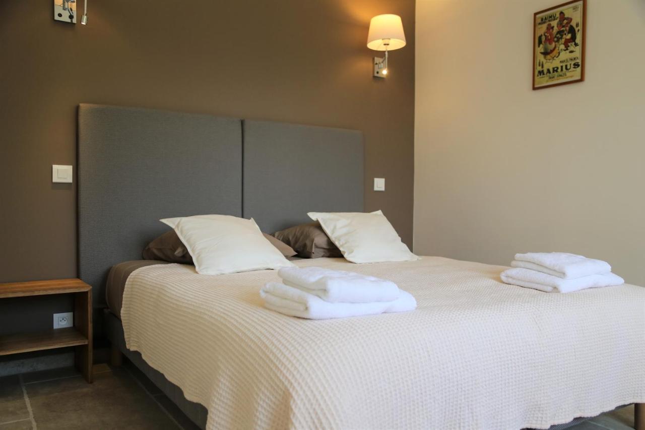 Domaine De La Font Des Peres - Teritoria Hotel Le Beausset Luaran gambar